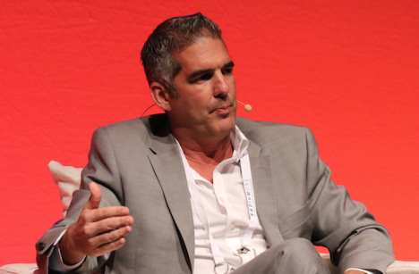 Lorson:我们正在看到曲棍球棒的增长。