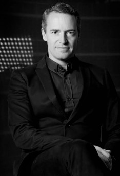 利利表示,麦肯的媒体增长并非有意为之