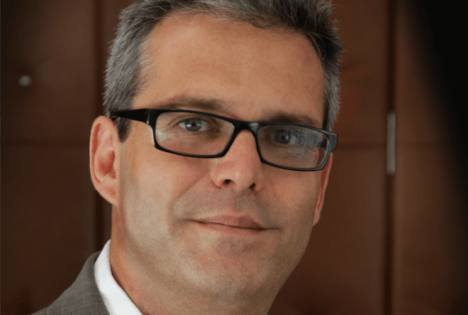 安德鲁·巴克维尔在9号工作了14年