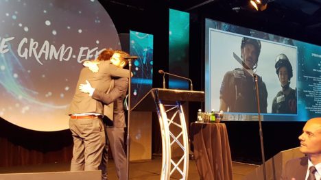 安德鲁·豪伊和查理·皮克林修补他们的分歧ned的夜晚