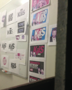 情报贩子发送我们的图片KiisFM模拟ups周之前公布