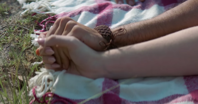 今年的竞选活动是在社交中与视频鼓励LGBTIQ“紧紧抓住”的视频驱动