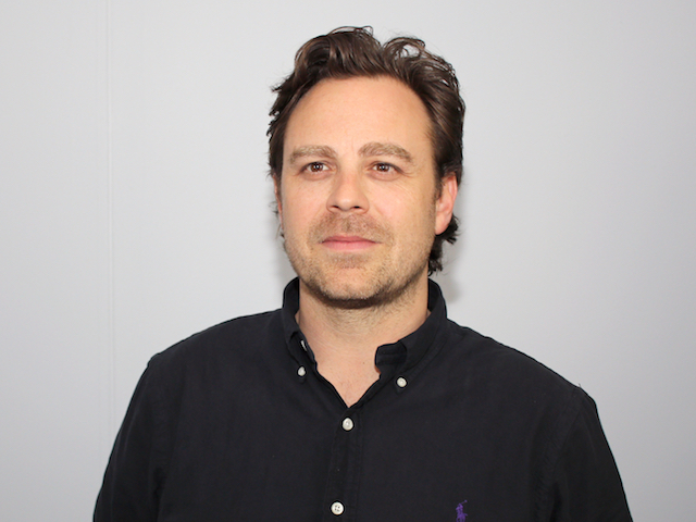 Scott Wenkart的创始人兼摊牌电子竞技董事总经理