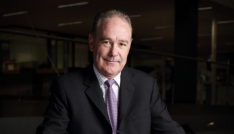 主席：奥布莱恩