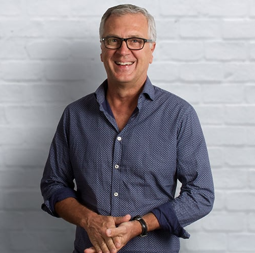 大卫,即将离任的MD的边缘。